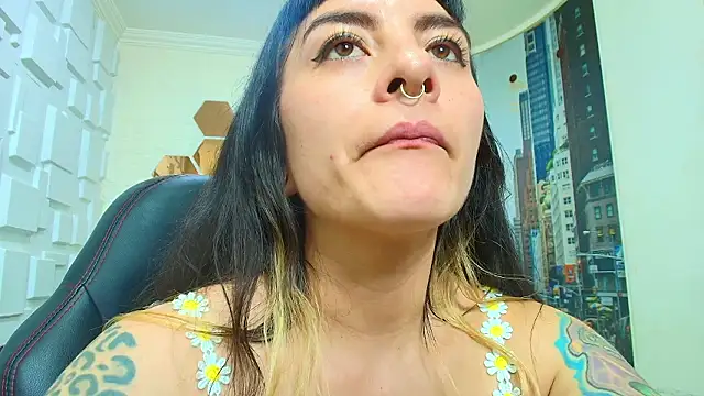 Naughty_Kittenm webcam