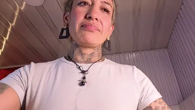 everlyn_sexx - Everlyn_sexx's free webcam - UK Sex Cams