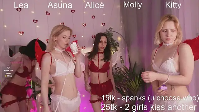 DollSquadLive webcam