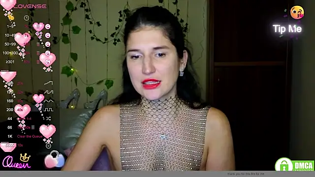 Alianna_Solo_Kisses webcam