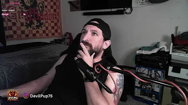 DevilPup75_ webcam