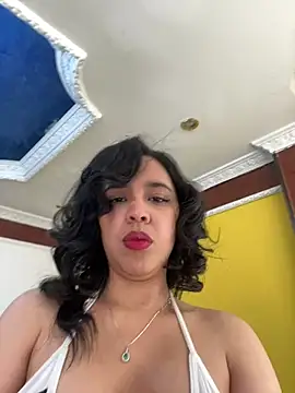 Esmerald_1111 webcam