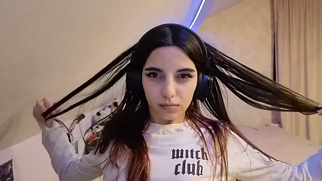 KizzieSchronce webcam