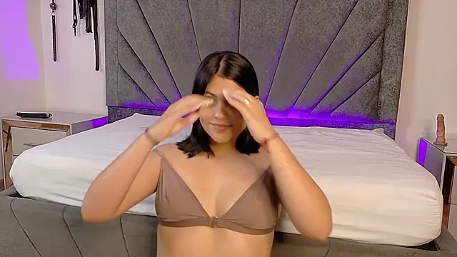 ValeriaSecret_OS webcam