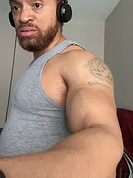 fathero1time (M mature) - 4000 Tokens and I bust this nut 💰💰💰