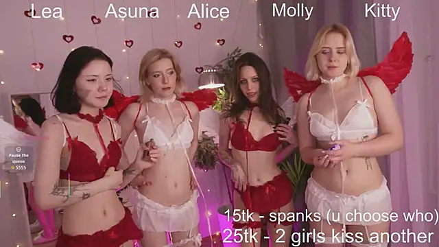 DollSquadLive webcam