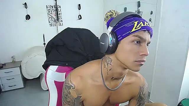 Leonard_Price webcam