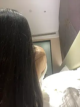 美女petoys在线直播