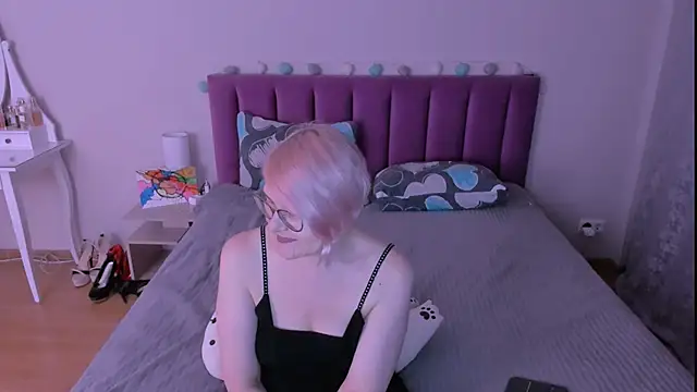 sabrinamacmarren webcam