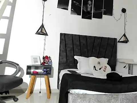 Little_pamela_skinny