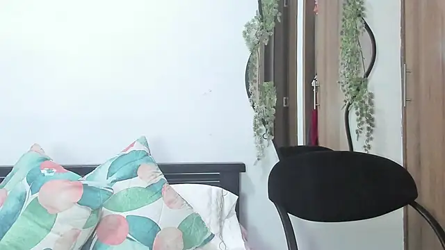 mailynfoxx - MailynFoxx's free webcam - UK Sex Cams