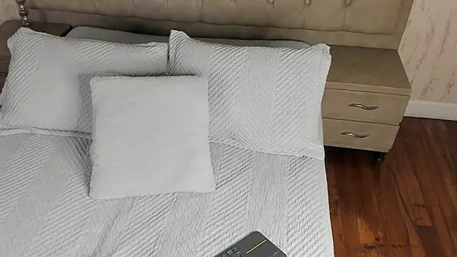 Sienna_brunette webcam