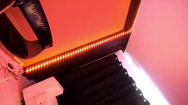 PervertedMissCloe webcam