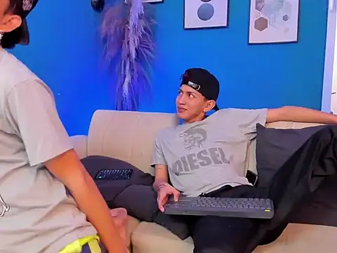 Marcus_and_Tony webcam