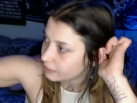 AlienforTwenty webcam