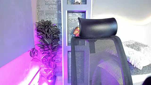 Christopher_Whitaker webcam