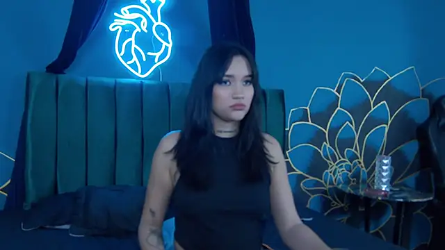 valery-vixen2 - Valery-vixen2's free webcam