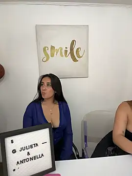Antonella_Julieta webcam