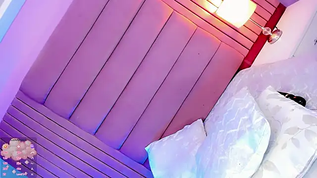 Camille_deluxe webcam