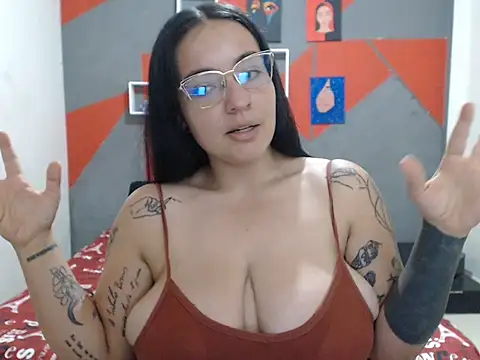 Girlbigtits webcam