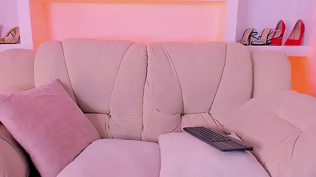 Radiant_Naomi webcam