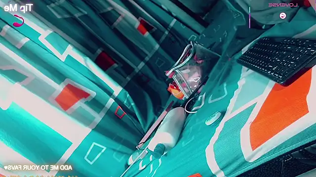 CharlotteBigCock webcam