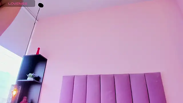 violet_myerrs webcam