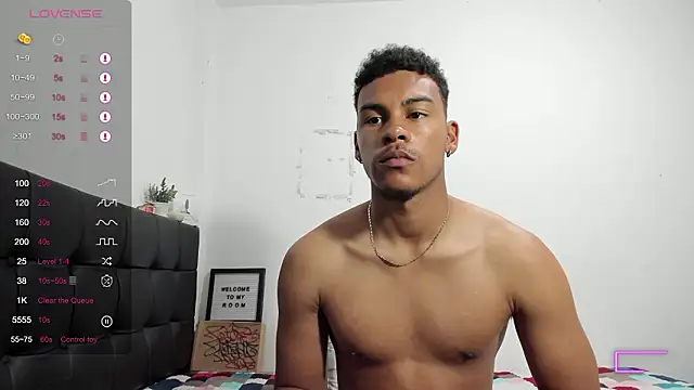 roddyrich11 - RoddyRich11's free webcam - UK Sex Cams