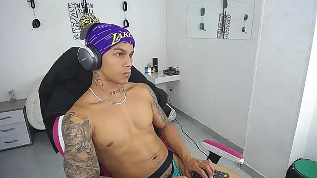 Leonard_Price webcam