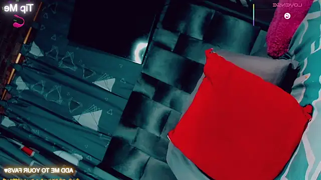 CharlotteBigCock webcam