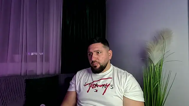 Gold_Alpha_Boy webcam