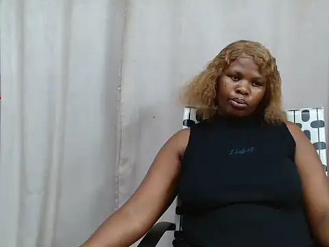 SexyDarkLadyXxx webcam