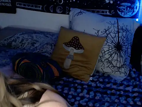 AlienforTwenty webcam