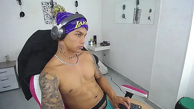 Leonard_Price webcam