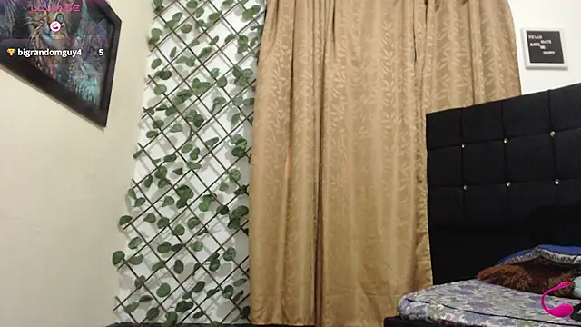 charlotte_brawn webcam