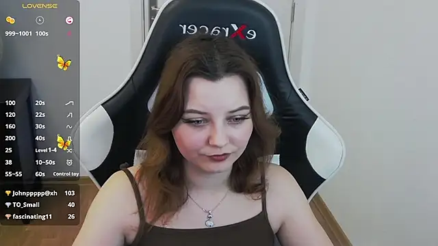 pretty_little_thing webcam