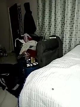 Webcam Model (Eve_Scarlet)  is live.Free join now!