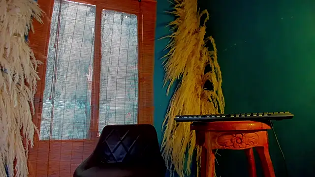 sophia_storm01 - Sophia_storm01's free webcam - UK Sex Cams