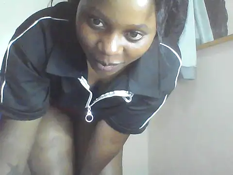 ebonyvanilla02 - EBONYVANILLA02's free webcam - UK Sex Cams