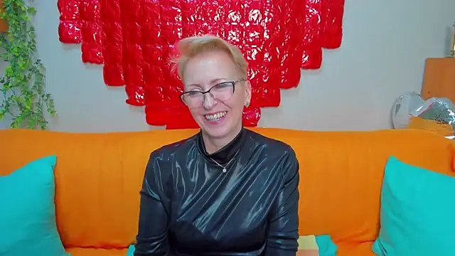 iamyourdream89 - Iamyourdream89's free webcam - UK Sex Cams