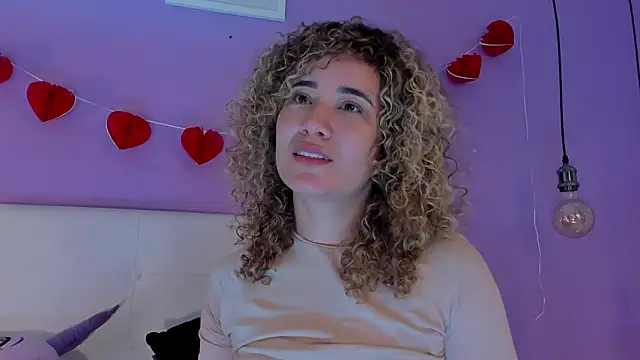 charlotte11-11 - Charlotte11-11's free webcam - UK Sex Cams