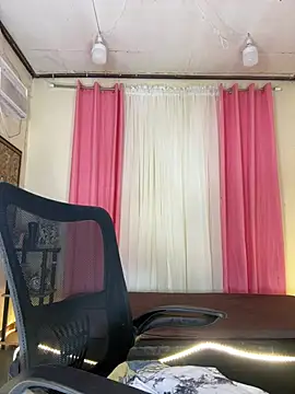 sassymimi69 (T teen) - HAPPY VALENTINES TO ALL SHOW SOME LOVE