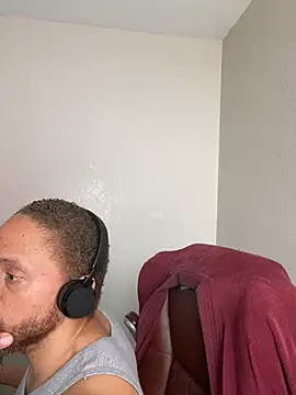 fathero1time (M mature) - 4000 Tokens and I bust this nut 💰💰💰