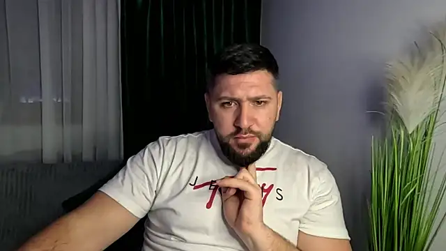 Gold_Alpha_Boy webcam