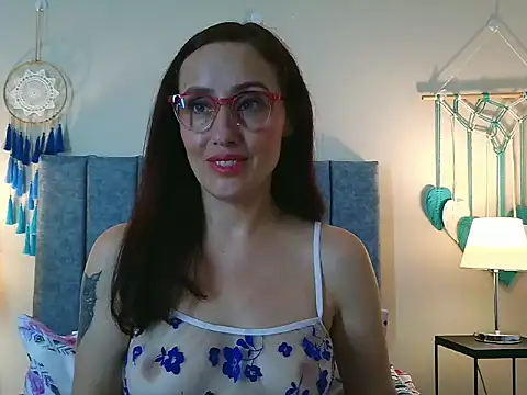 iberianmoonmk - IberianMoonMK's free webcam - UK Sex Cams