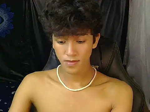 hugekenbigcock webcam