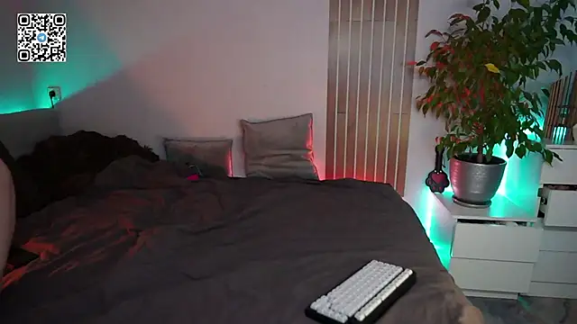 MrsTenderBeast webcam