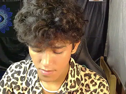 hugekenbigcock webcam