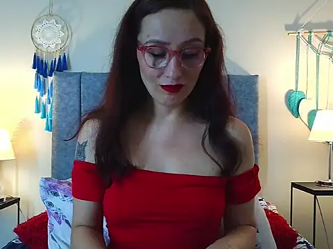 IberianMoonMK from StripChat is Freechat