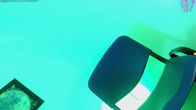 katha_Crawford webcam